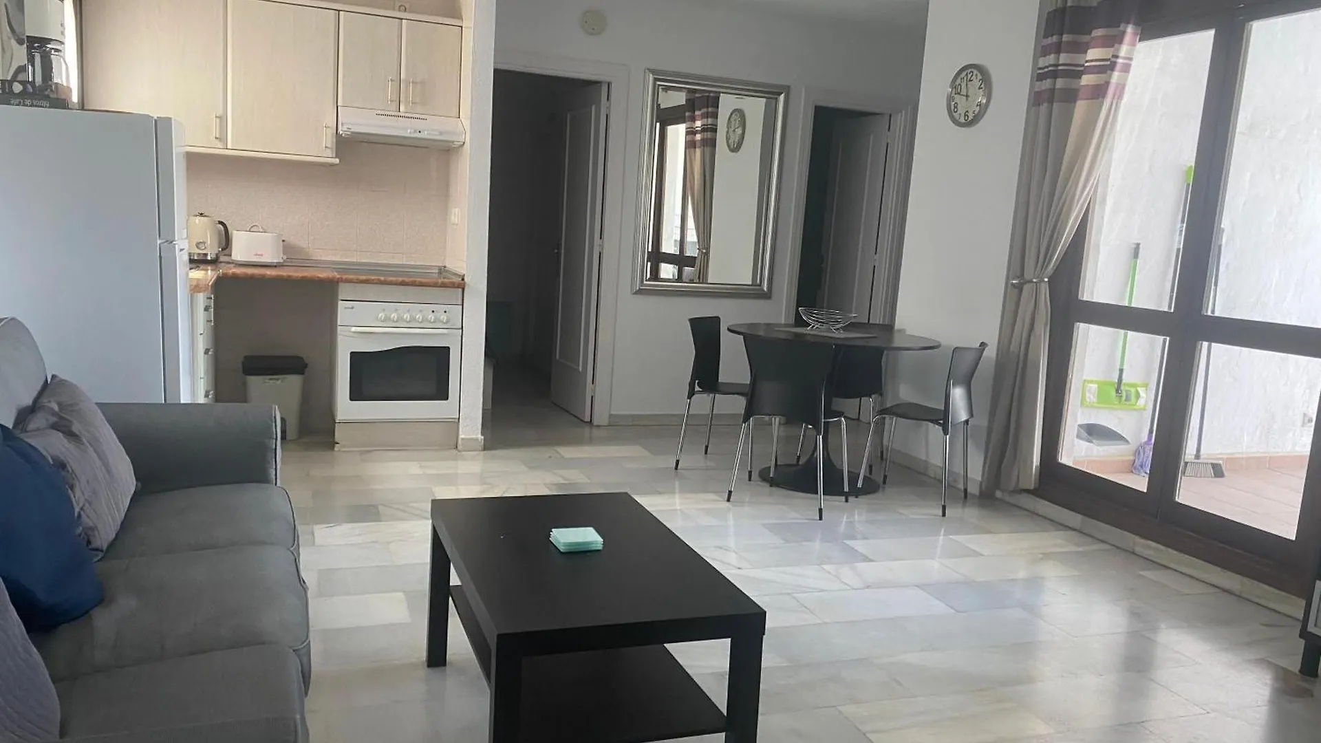Lovely Two Bedroom Pueblo Evita Benalmadena 0*,